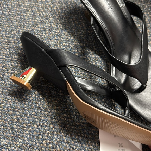 The drop heels size 9.5 // 082509 - Picture 2 of 3